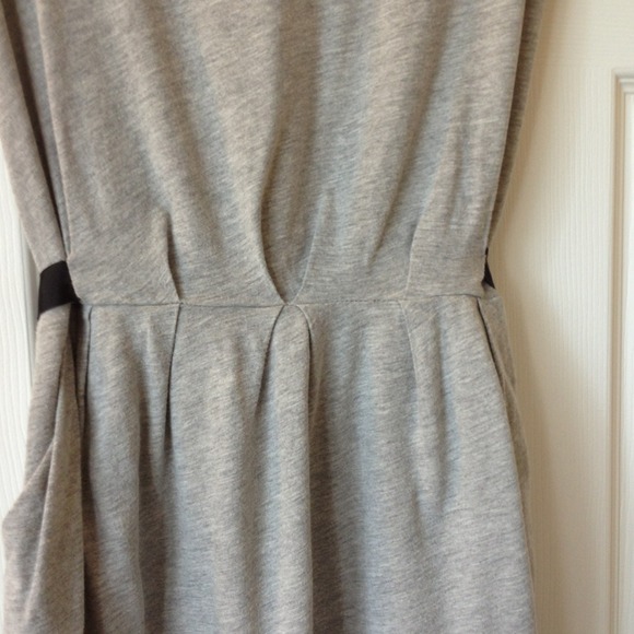 SOLD in bundle! U.O. short sleeve long tee s - Picture 3 of 4