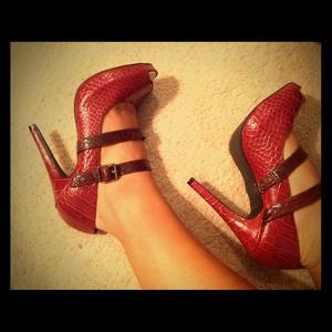 Red strap heels size7