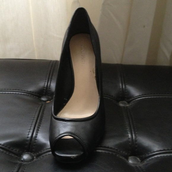 SOLD Nine West Open Toe Heel - Picture 4 of 4