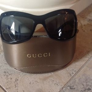Crystal black Gucci sunglasses