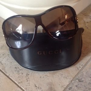 Brown Gucci sunglasses