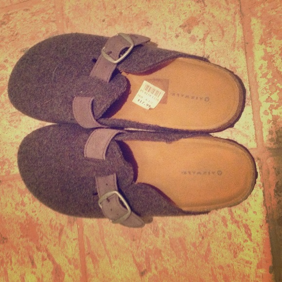 Slip on Size 6.5