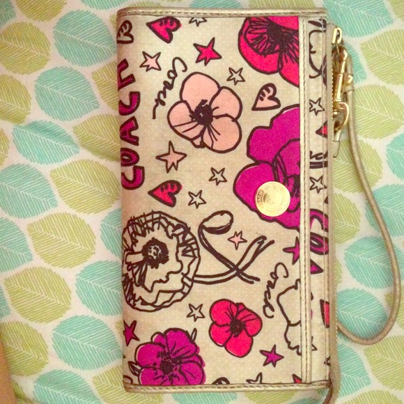 (SOLD)👍Coach Poppy wristlet