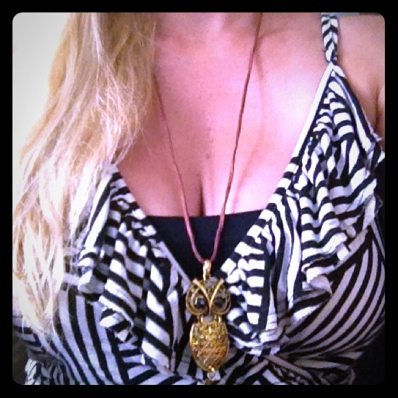 Jewelry - Buy 2 Get 3 FREE! Gold owl necklace