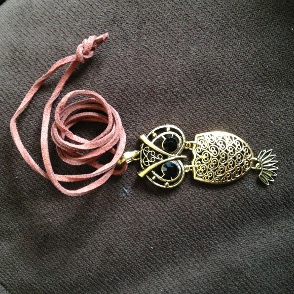 Buy 2 Get 3 FREE! Gold owl necklace - Picture 3 of 4