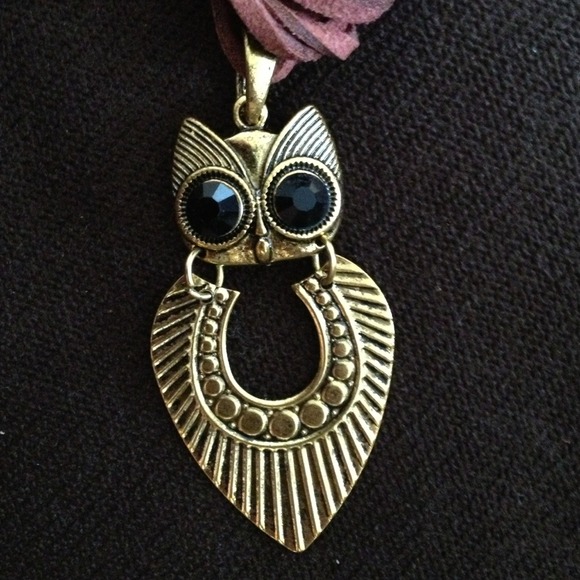 Buy 2 Get 3 FREE! Gold owl necklace - Picture 2 of 2