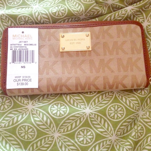 ❌[SOLD]❌Authentic 💯 Michael Kors wallet