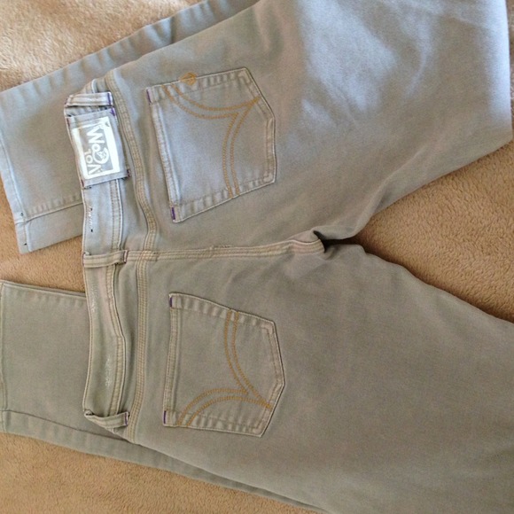 Genuine Volcom Jeans - Picture 2 of 4