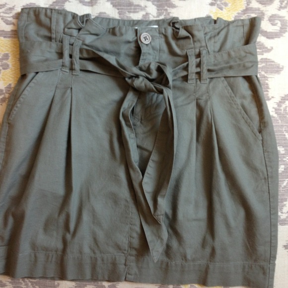 SOLD! Urban outfitters green miniskirt sz 2