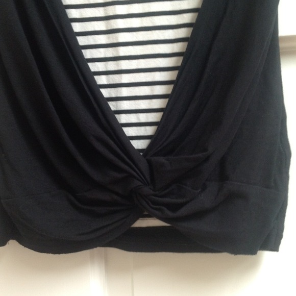 Cute black and white stripe top - Picture 2 of 4