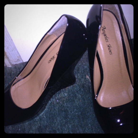 Angeles 6" wedge heels