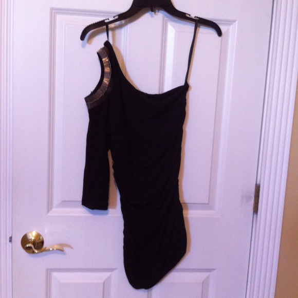 🌟🌟sold🌟🌟Bebe  black top w beads