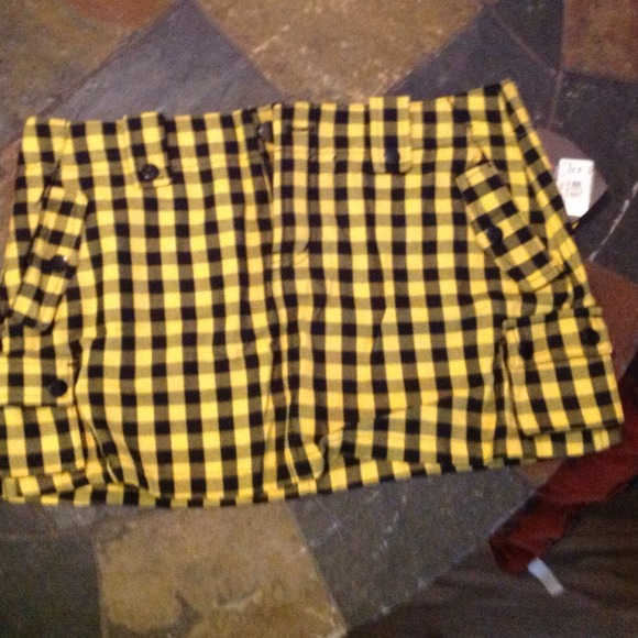 Black and yellow plaid mini skirt 7