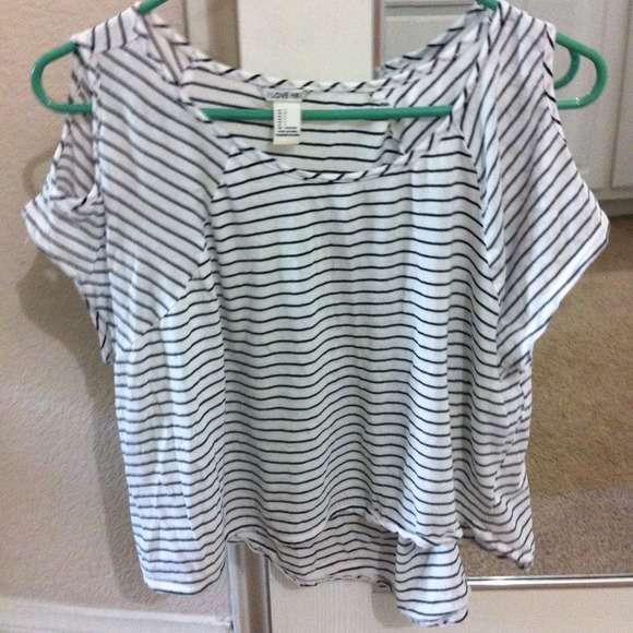 ⛔SOLD⛔Forever 21 cut off shoulder
