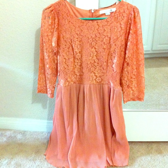 ❌SOLD❌Forever 21 peach shirt length dress
