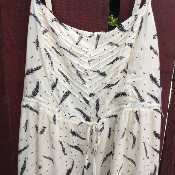 Sold Feather print dress - Picture 3 of 3