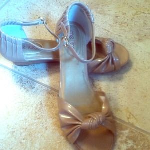 Like new nude low wedge heels