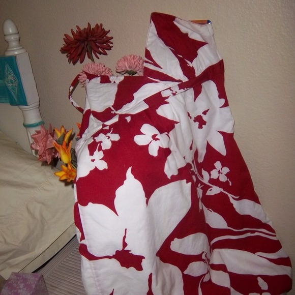 Dress - Picture 1 of 3