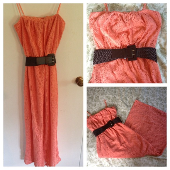 🎉Price Reduced🎉Crochet Maxi dress