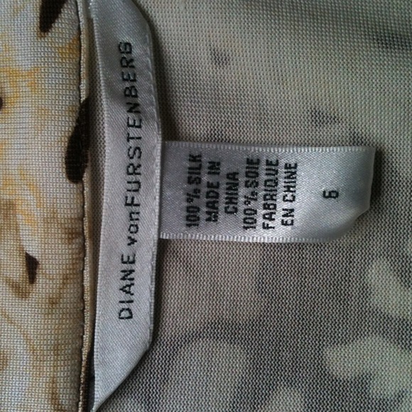 🔴BUNDLED🔴DVF wrap dress - Picture 2 of 3