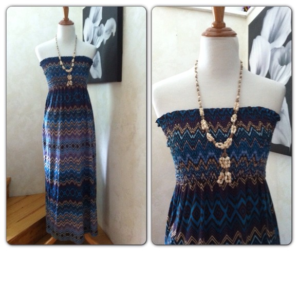 Strapless Maxy Dress with Necklace.
