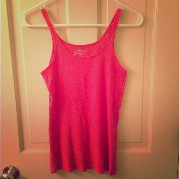 2 simple tanks! Black and pink!