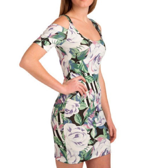 🎉HP🎉Minkpink floral dress - Picture 2 of 3