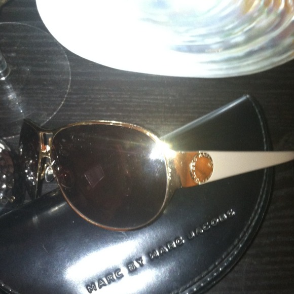 REDUCED!!!!Marc by Marc Jacobs aviator sunglasses - Picture 3 of 3