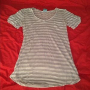 V-neck grey and white stripe top!