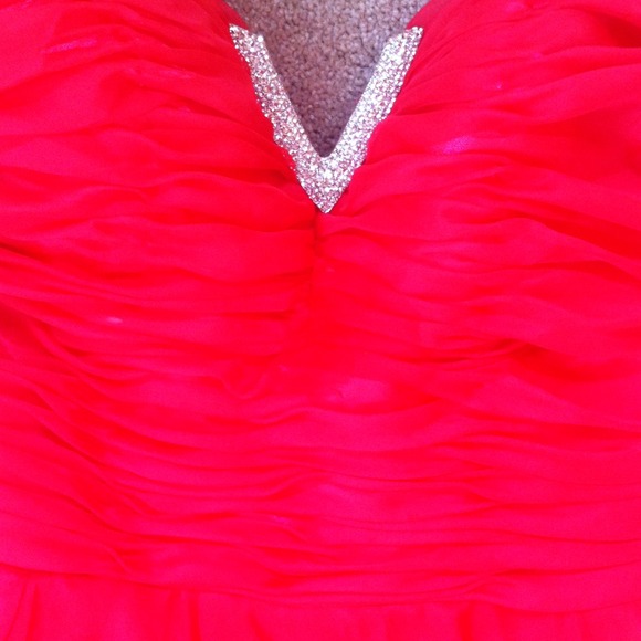 Salmon colored formal dress - Picture 4 of 4