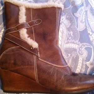 Bare Trap Boots-brown Size 8 wedge heel