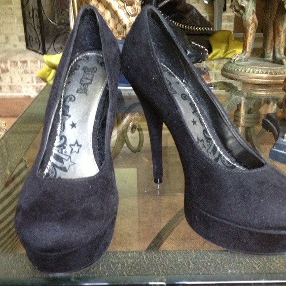 Black suede heels