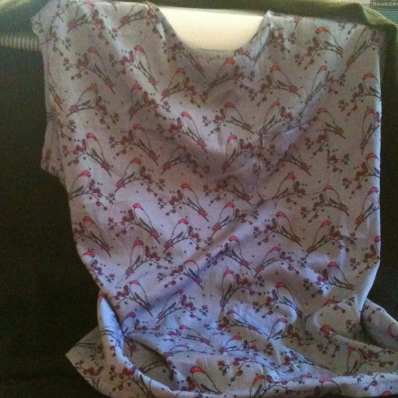 2 floral pattern shell tops bundle, XL - Picture 2 of 4