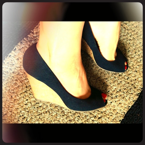 "SOLD-Bundle"! American Eagle Black Cork Wedges