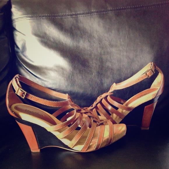 *Sold Bundle*Mossimo Strappy Dark Tan Wedges