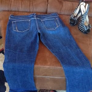 Mid- rise flare stretch jeans