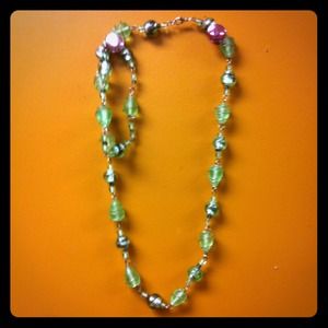Green stone necklace and bracelet