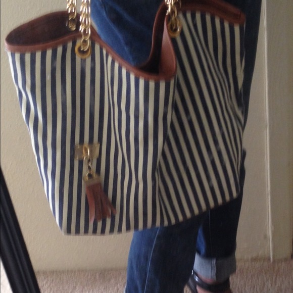 Striped tote. With gold tassel.