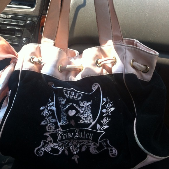 💢 SOLD 💢Black & Light Pink Juicy Bag