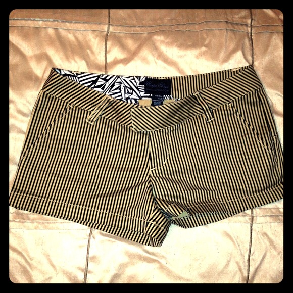 VOLCOM tan and black striped shorts - Picture 1 of 3