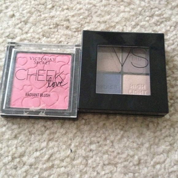 Lot of 2 Victoria's Secret makeup products - Picture 1 of 3