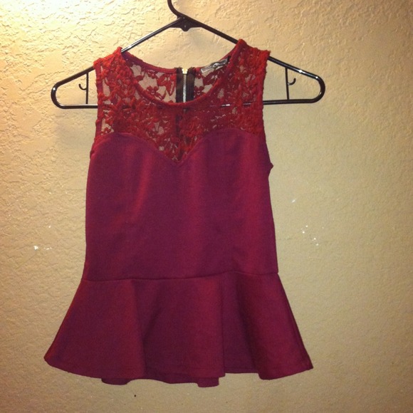 burgundy peplum w/ laceand black zipper on back - Picture 1 of 2