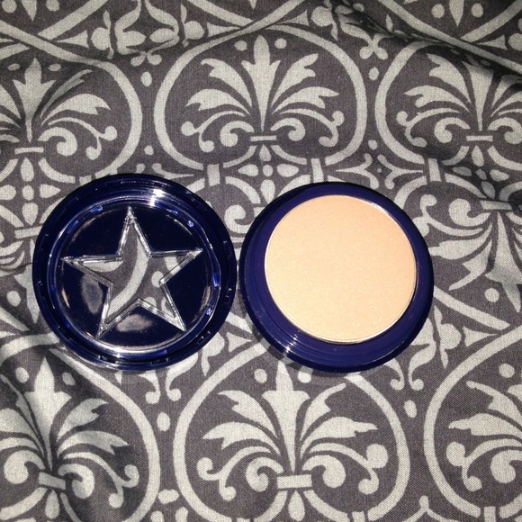 Estée Lauder - Picture 3 of 3