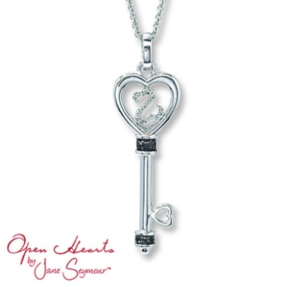 ✅REDUCED✅ Open Hearts Key Necklace