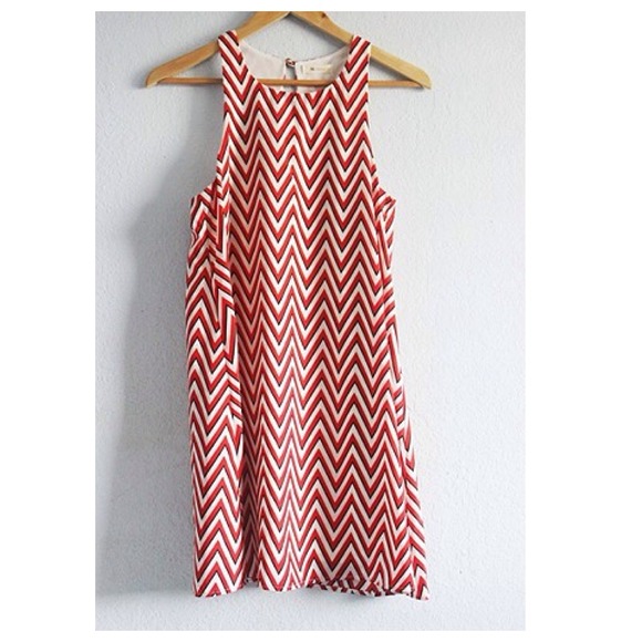 BNWT Chevron print dress