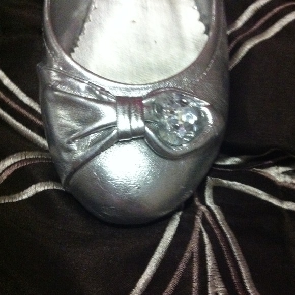 silver flats - Picture 2 of 2