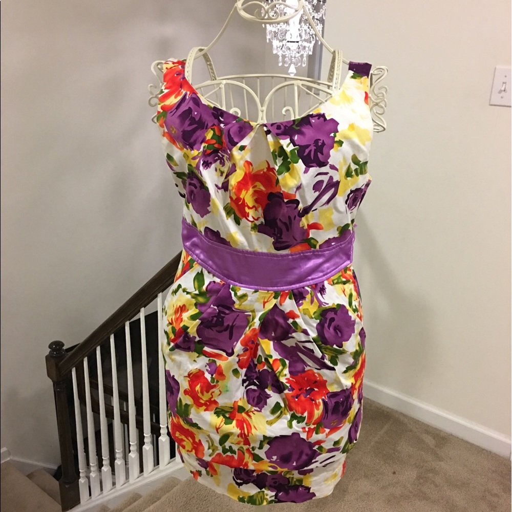 1 hr sale Super cute with pockets !!!!