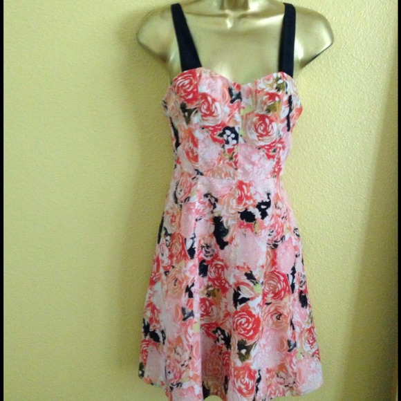 🎀💞HOST PICK 💞🎀 FLORAL DRESS SIZE S #BUNDLED# - Picture 2 of 3