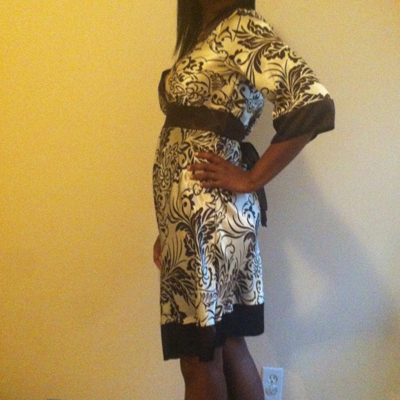 Dress - Picture 3 of 4