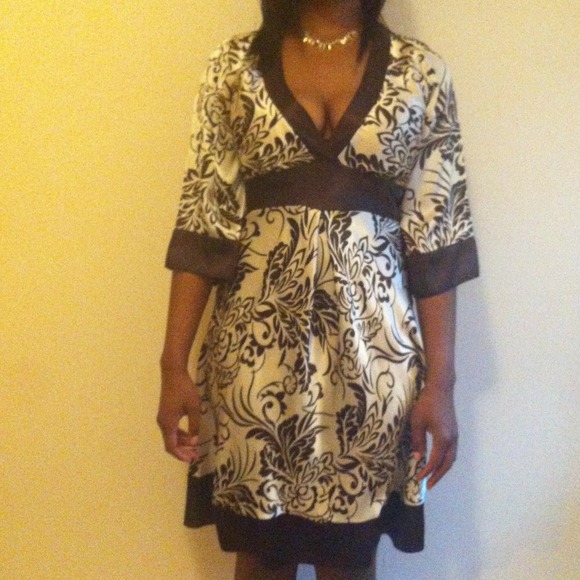 Dress - Picture 4 of 4